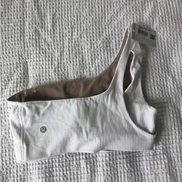 Lululemon Sports bra - Picture 4 of 5